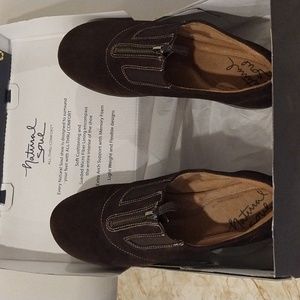 Natural Soul brown loafers. New
